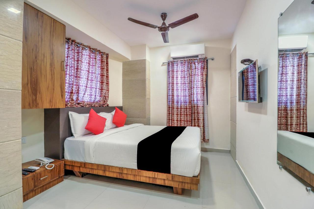 Hotel Crystal Inn Mumbai Exteriör bild